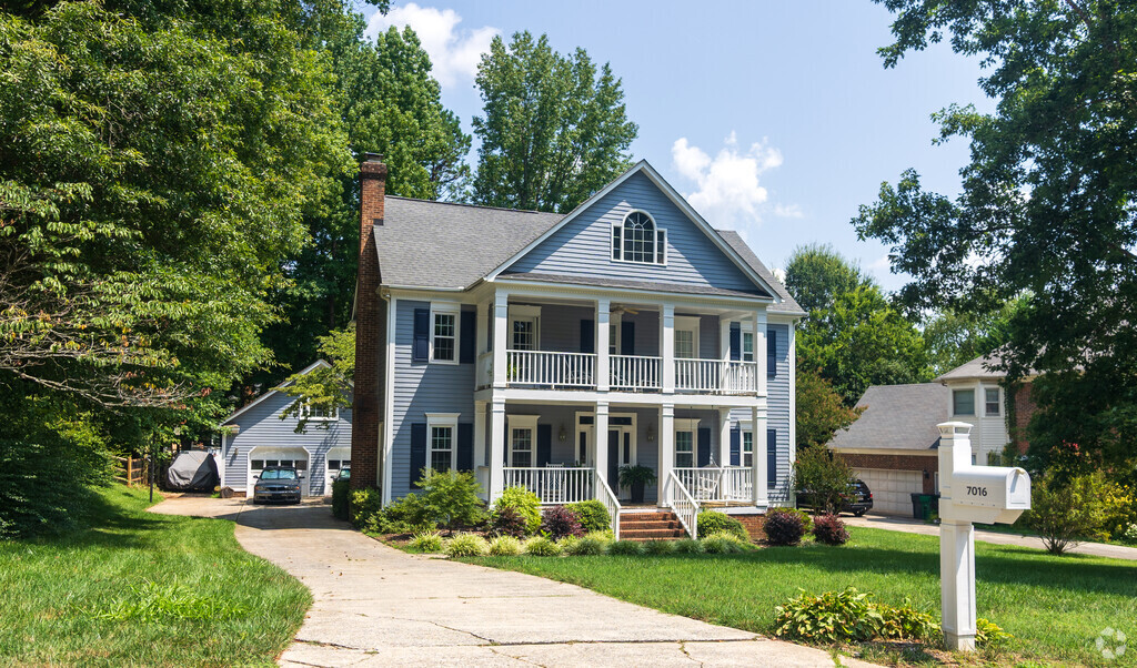13_Hickory_Grove